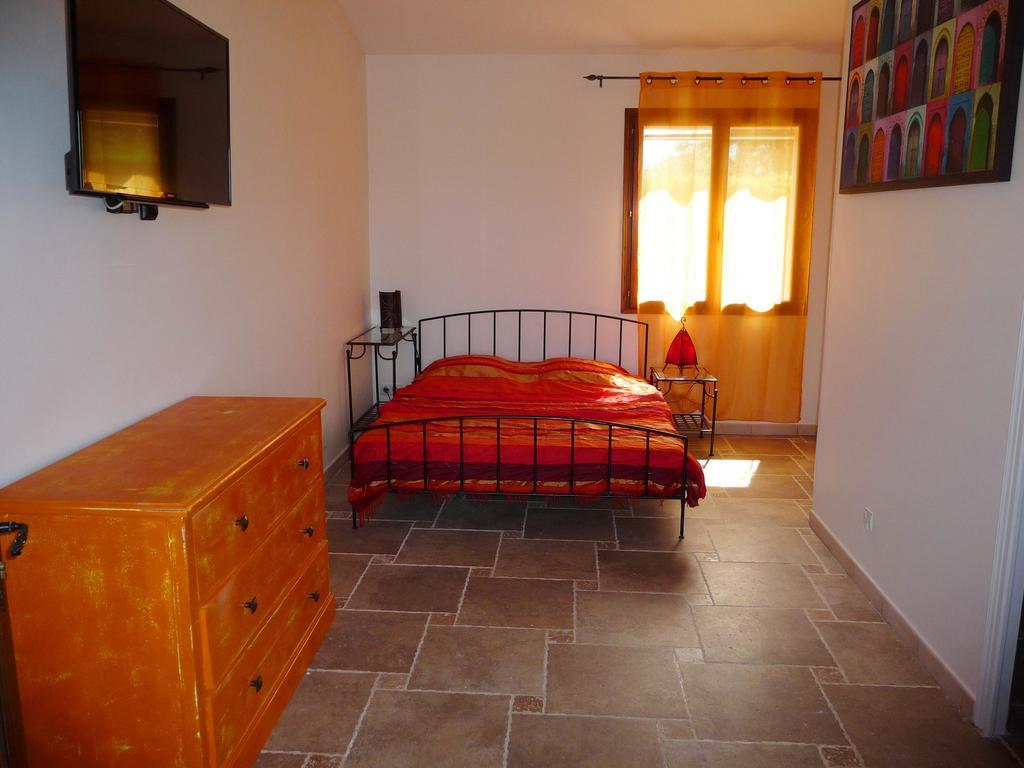 La Bastide Des Selves Bed & Breakfast Draguignan Rom bilde